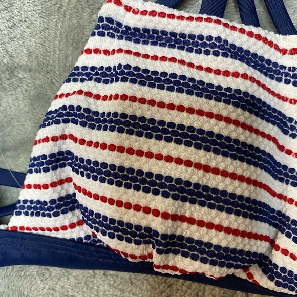 Bikini - Picture 2 of 2